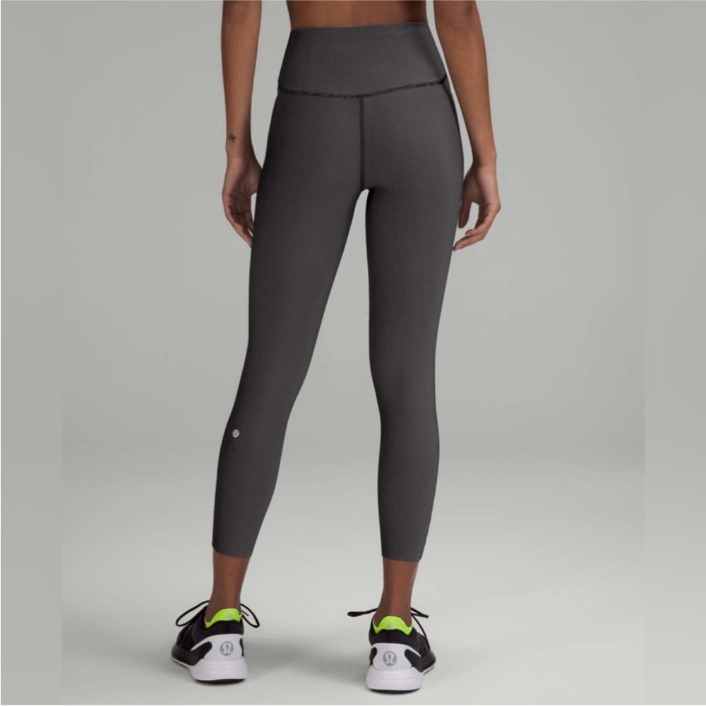 Lululemon Base Pace High-Rise Two Tone Ribbed Leggings Tight 25” Size 6